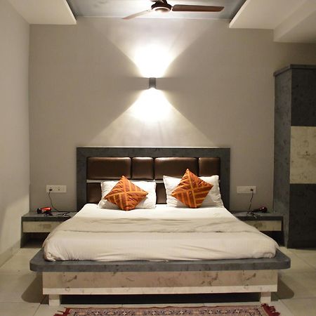 Resort Ruturaj Inn Alibaug Exterior foto